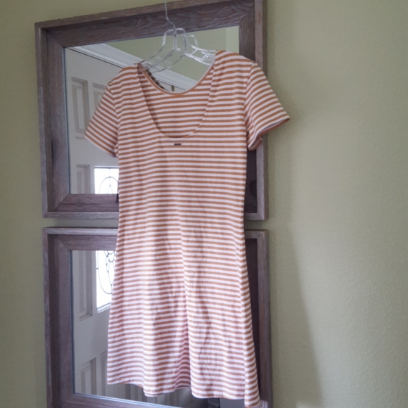 Volcom dress - Picture 2 of 9